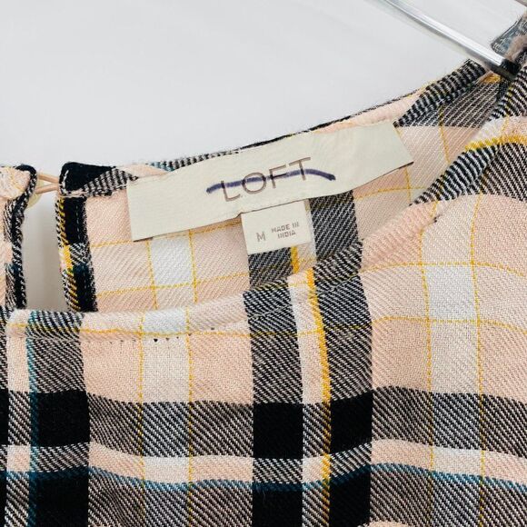 LOFT Size Medium Pink & Black Plaid Ruffled Long Sleeve Keyhole Back Top - Picture 6 of 9